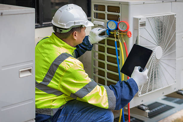 Professional Hvac technician working in Havana, IL